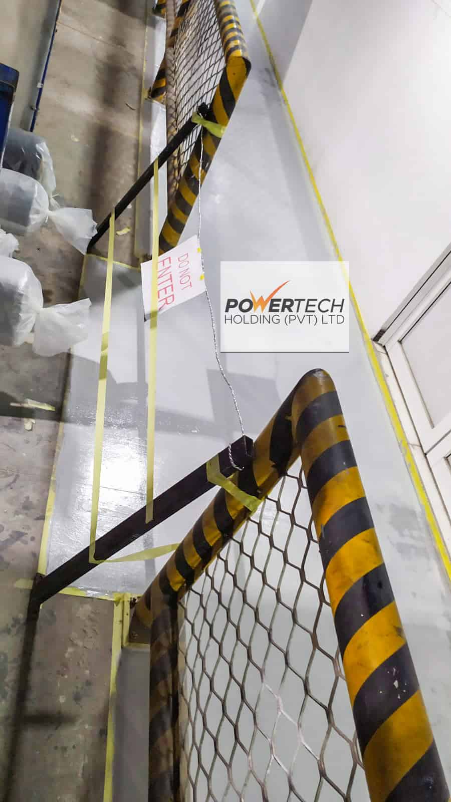 epoxy flake floor with helicopter in storage