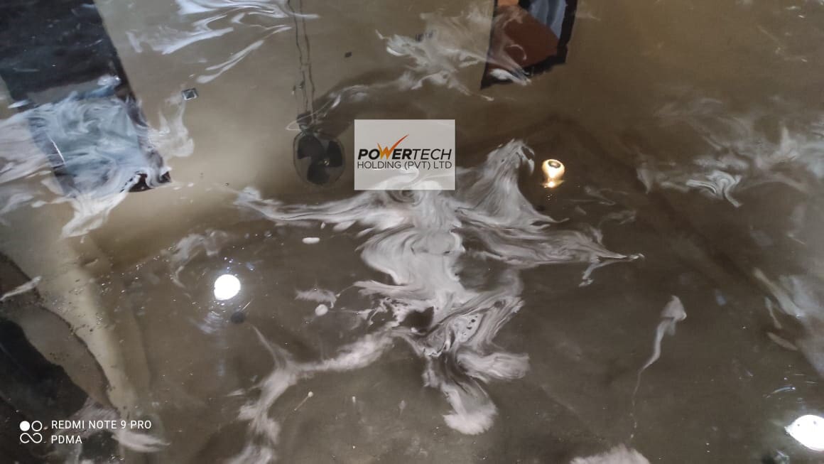 epoxy flake floor with helicopter in storage